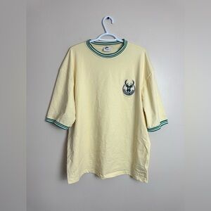 Nike Size XL Pale Yellow Short Sleeve Ringer Tee with Green Trim